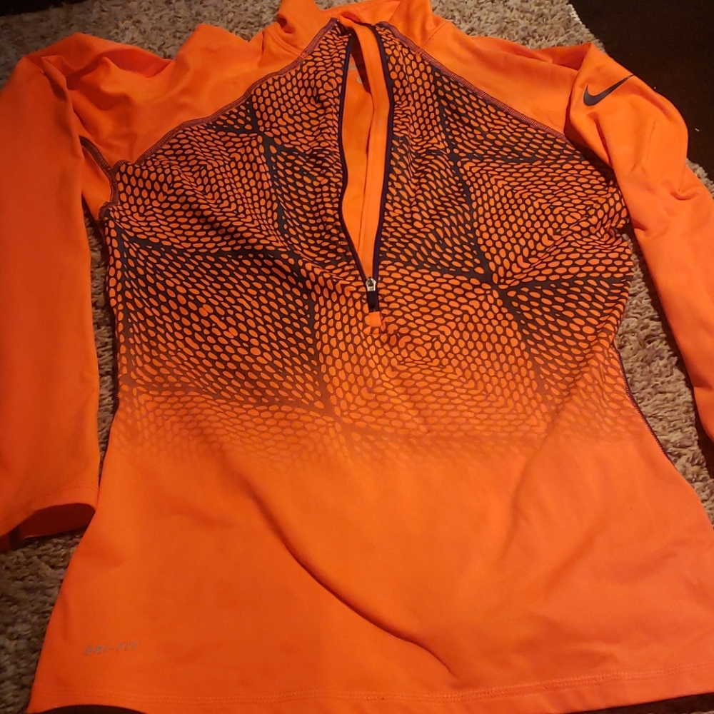 Nike pro long sleeve medium thumbholes